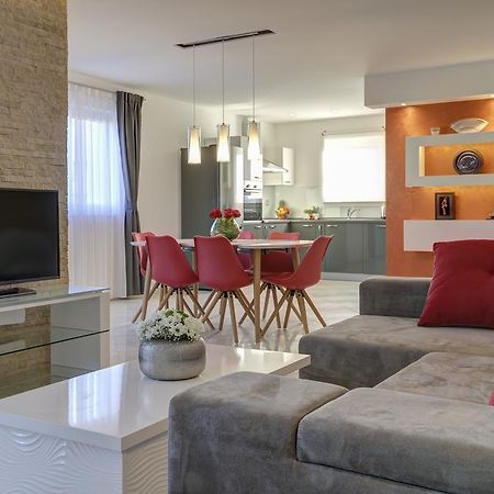 Viras Luxury Holiday Premantura Exterior photo