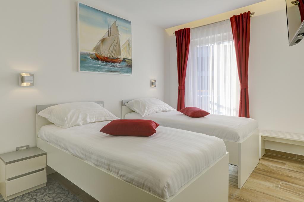 Viras Luxury Holiday Premantura Exterior photo
