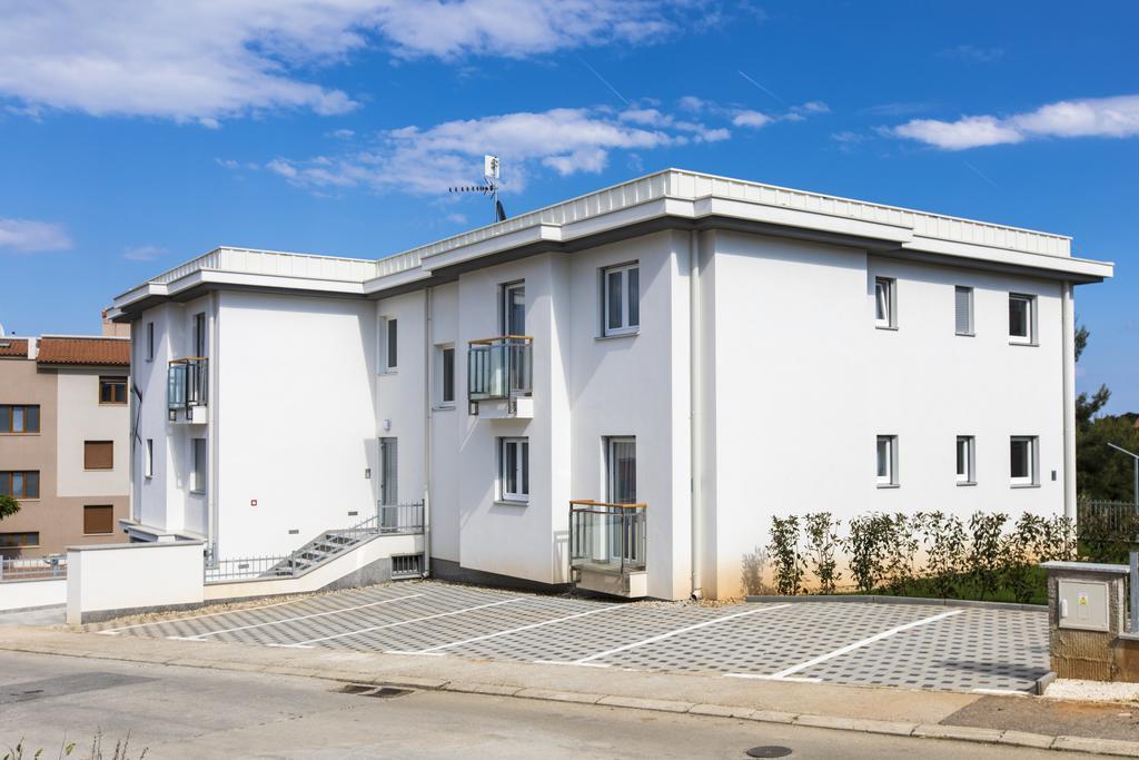 Viras Luxury Holiday Premantura Exterior photo