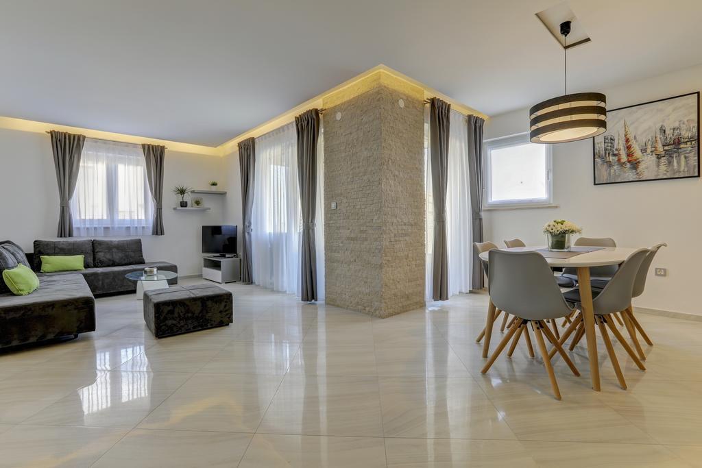 Viras Luxury Holiday Premantura Exterior photo